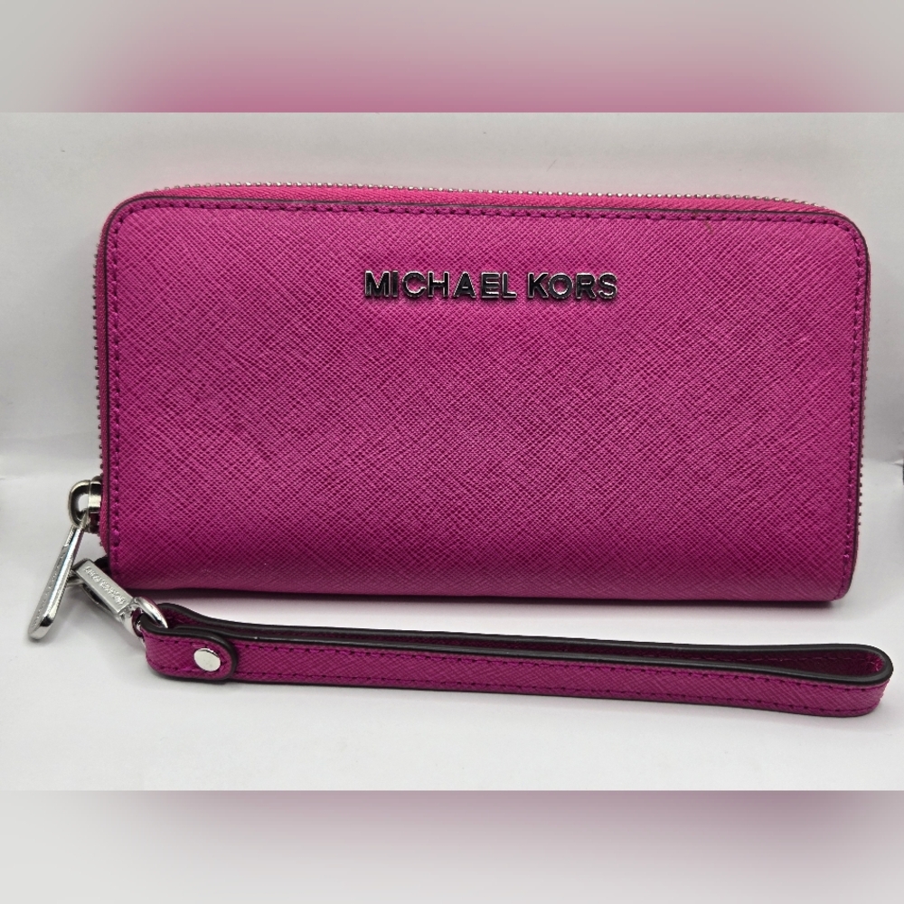 Michael Kors Fuchsia Wallet